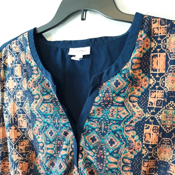 Liz Lange Blue & Gold Maternity Top - Picture 4 of 7